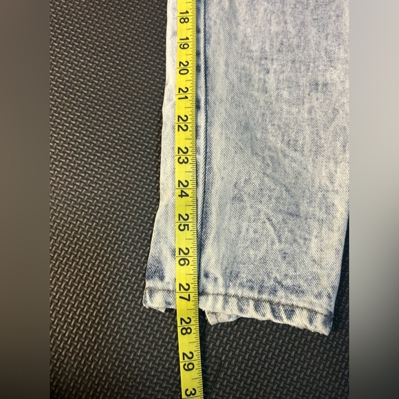 Vintage Prezzia High-Rise Acid Wash Mom Jeans - Picture 12 of 12